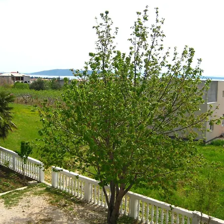 With A Parking Space Kastel Stari, - 12691 アパート *